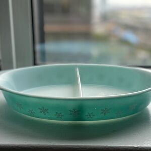 Vintage Pyrex Snowflake Divided Oval Casserole Dish 1- 1/2 Quart